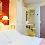 Austin's Arts Et Metiers Hotel