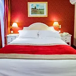 Austin's Arts Et Metiers Hotel
