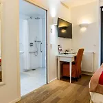 Austin's Arts Et Metiers Hotel 3*