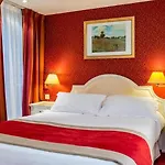 Austin's Arts Et Metiers Hotel