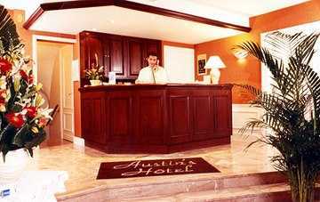 Austin's Arts Et Metiers Hotel